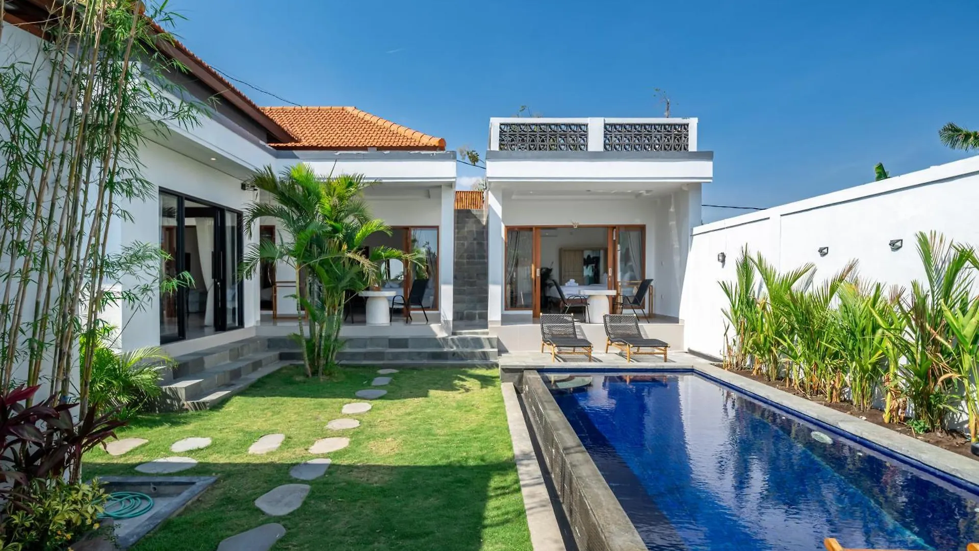 Rooftop Bliss -Sleek Modern Villa With Breathtaking Vistas Kerobokan  Indonesia