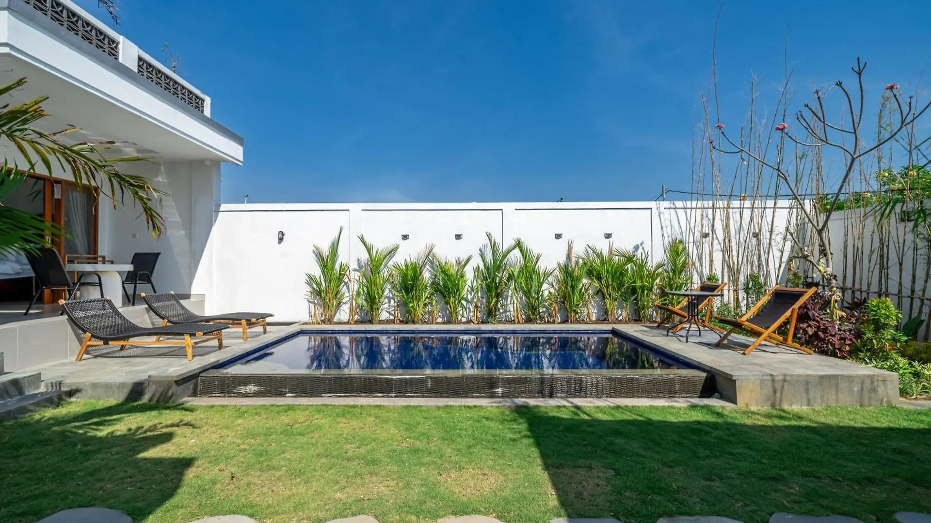 Rooftop Bliss -Sleek Modern Villa With Breathtaking Vistas Kerobokan  Kerobokan (Bali)