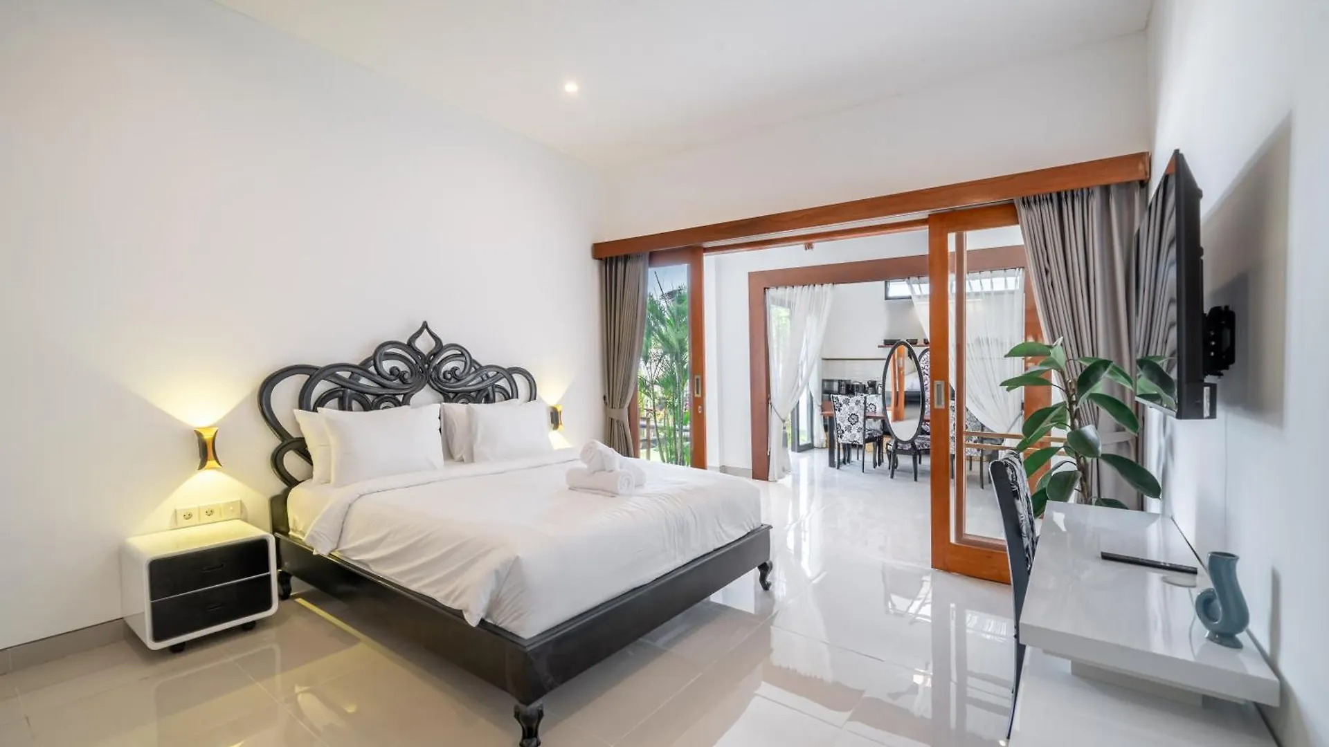Rooftop Bliss -Sleek Modern Villa With Breathtaking Vistas Kerobokan  Indonesia