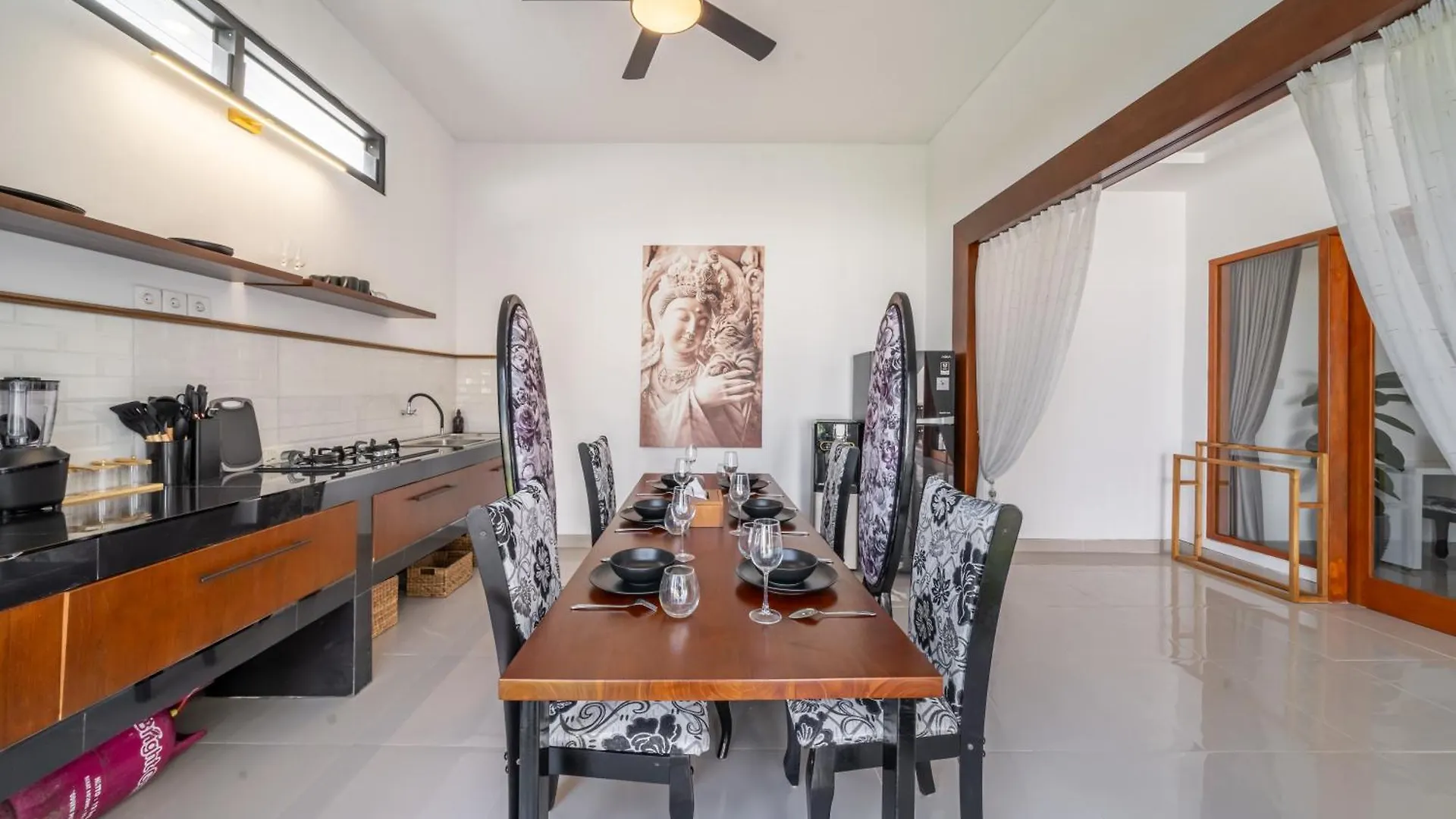 Rooftop Bliss -Sleek Modern Villa With Breathtaking Vistas Kerobokan  0*, Kerobokan (Bali)