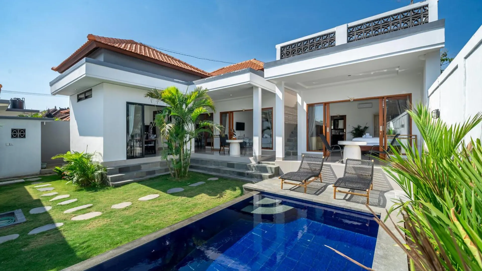 Rooftop Bliss -Sleek Modern Villa With Breathtaking Vistas Kerobokan